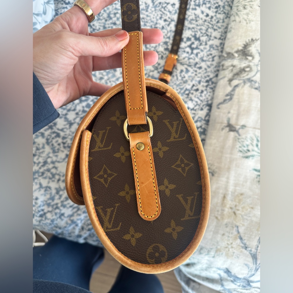 Louis Vuitton Brown Monogram Crossbody with Tan Trim - Picture 6 of 11